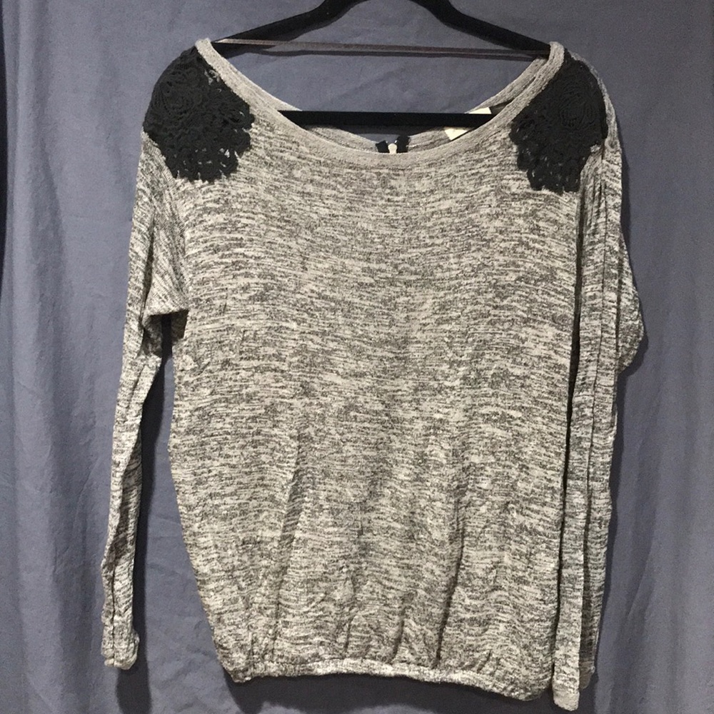 Nwot Long sleeve with lace shoulders